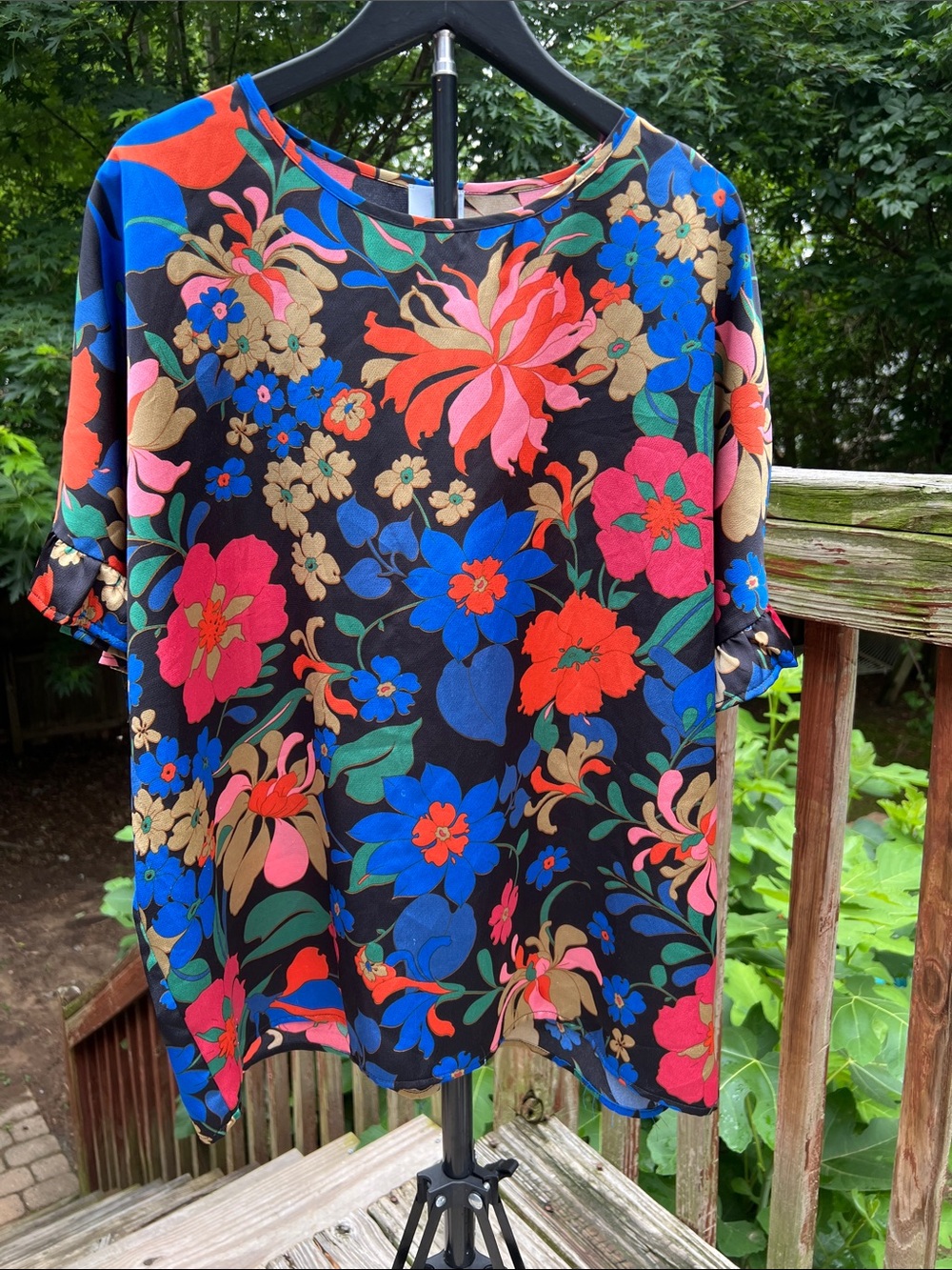 Shopthemint.com The Mint Silky Polyester Floral Boutique Top